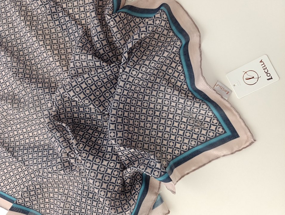 Pamuk eşarp tok durur soft değil  kolay şekil alir - Görsel 2