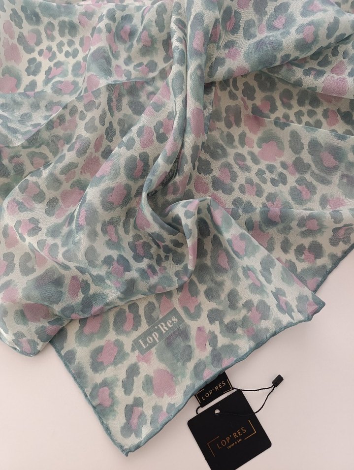 Pamuk eşarp tok durur soft değil  kolay şekil alir - Görsel 3