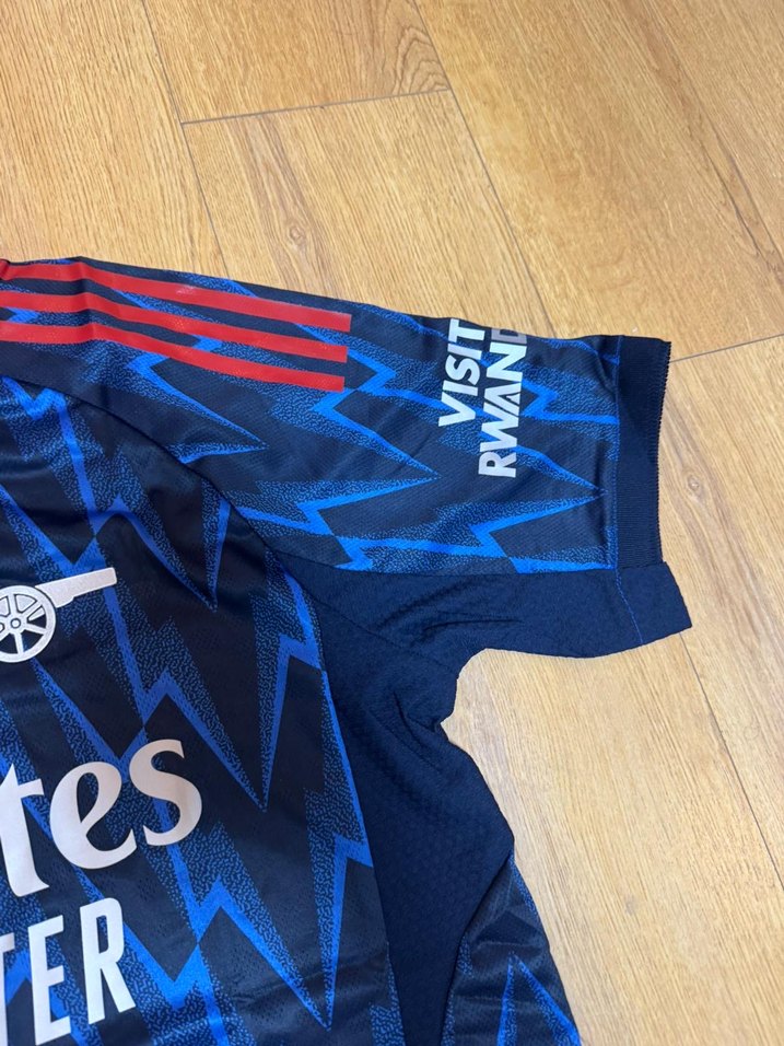 Arsenal 2025-26 Forma - Görsel 3