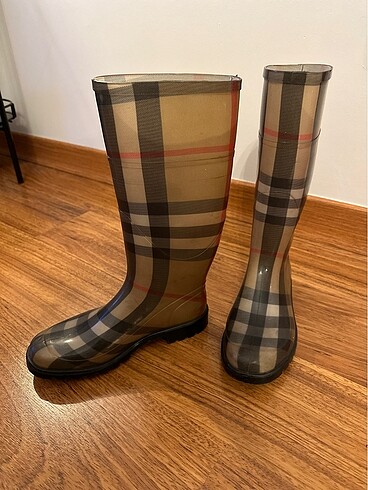 37 Beden Orjinal Burberry Çizme