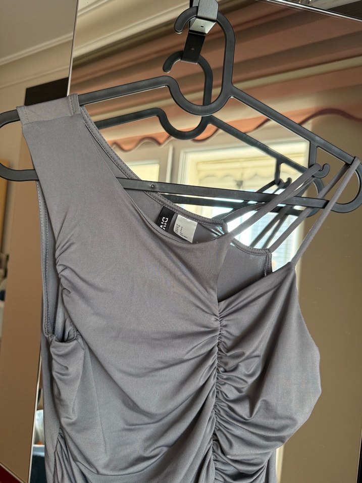 Gri büzgülü bluz - Görsel 4