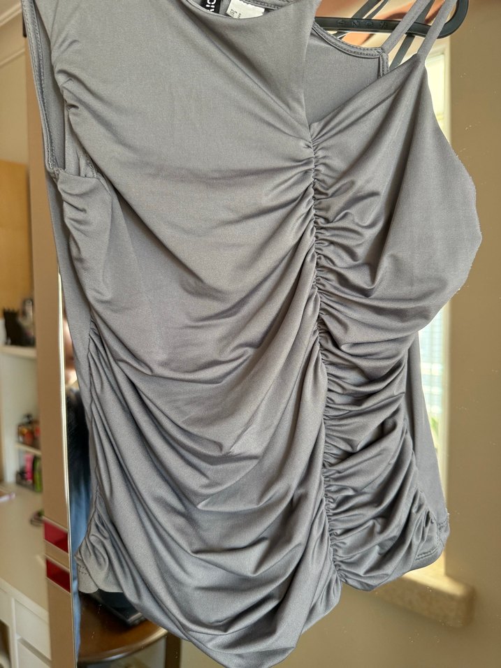 Gri büzgülü bluz - Görsel 3