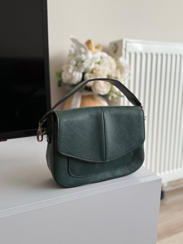 Koyu Yeşil Deri Tokalı Kadın Çanta - Görsel 4