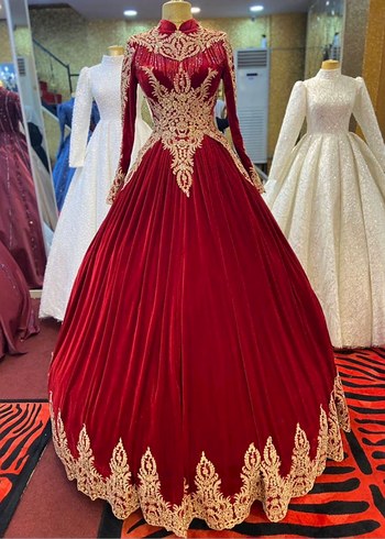 Gelinlik Beyaz Drapeli Tesettür Gelinlik & Ateş Kızılı Kadife Kaftan