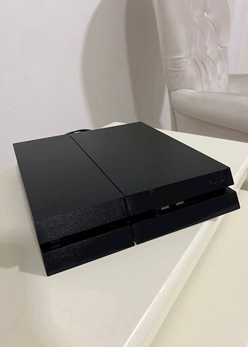 Beden PlayStation 4 Oyun Konsolu ve Kontrolcü