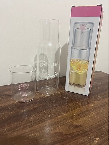 Yıldız figürü başucu sürahisi 620ml