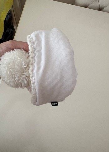 Beyaz Kadın Örgü Bere Ponponlu - Görsel 2