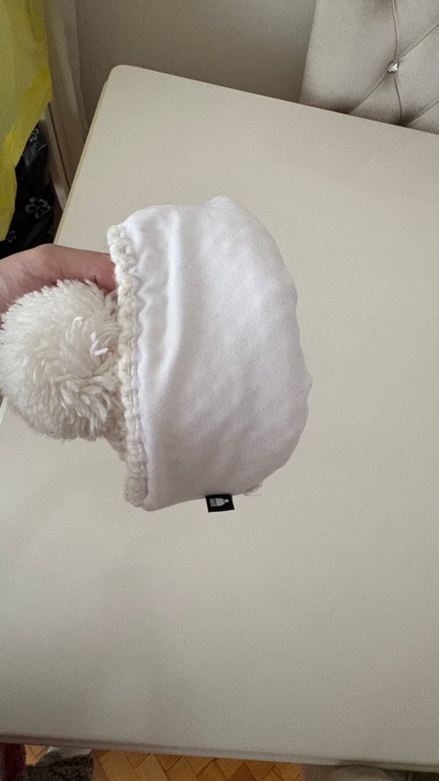 Beyaz Kadın Örgü Bere Ponponlu - Görsel 2