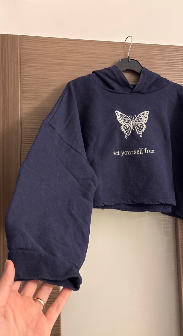 Kadın crop swatshirt - Görsel 4