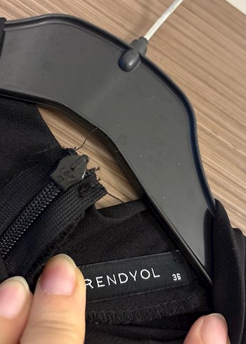 Yüksek Yakalı Siyah Uzun Abiye Elbise - Görsel 3