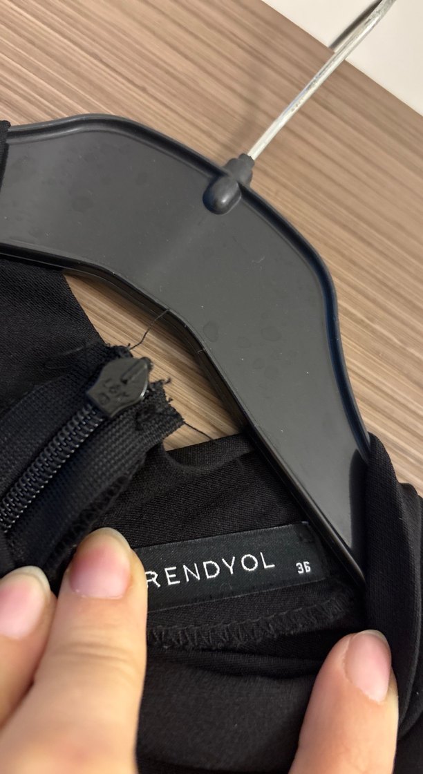 Yüksek Yakalı Siyah Uzun Abiye Elbise - Görsel 3