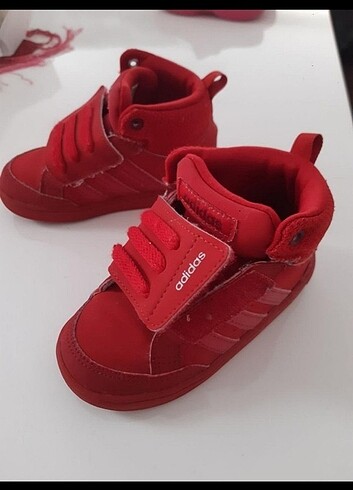 Adidas Adidas 22 numara kırmızı 
