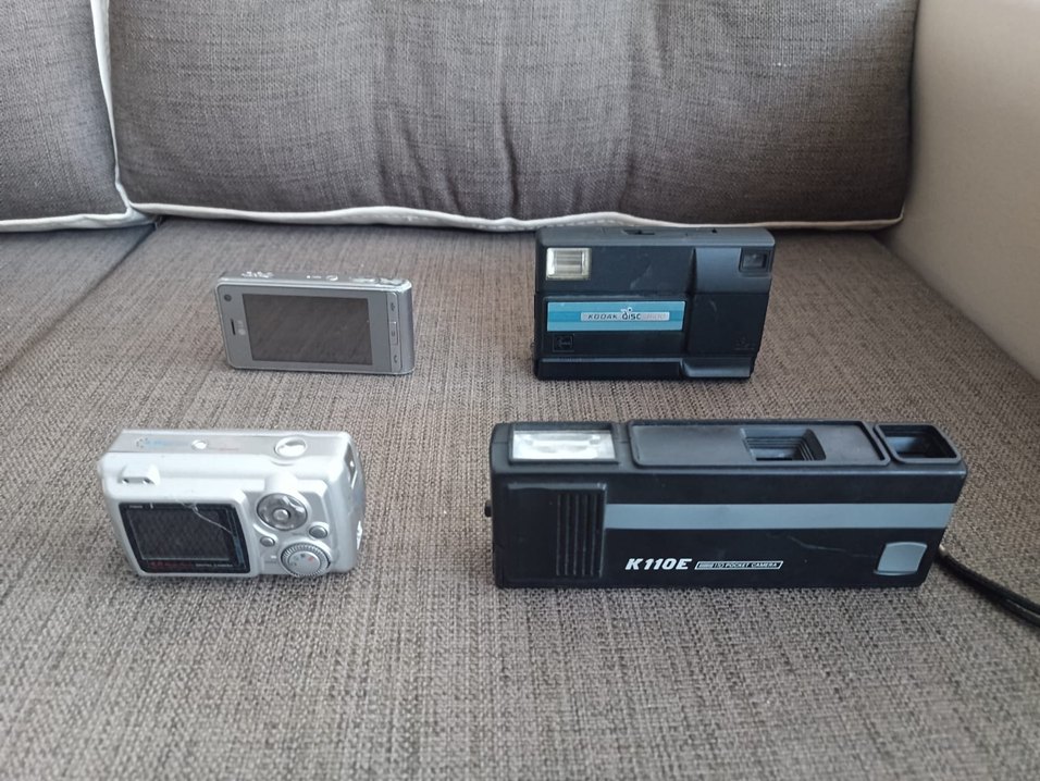 Gri Renkli Dijital ve Film Kameralar Seti - Görsel 3