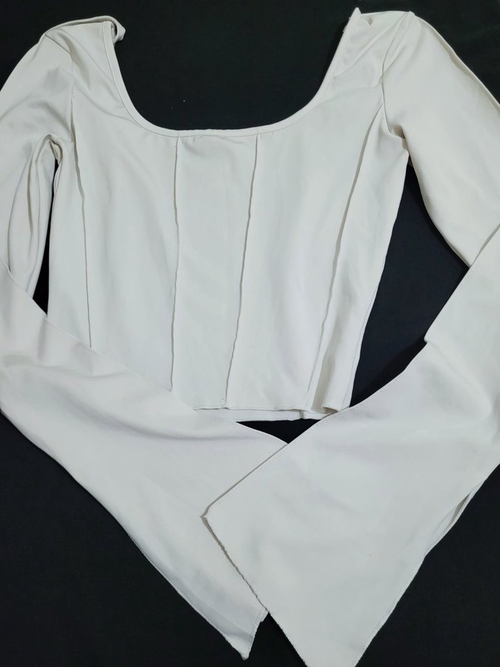Kadın Beyaz Pliseli Uzun Kollu Bluz - Görsel 3