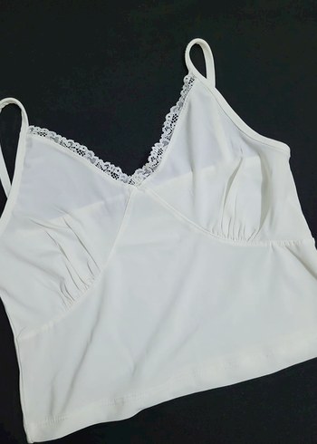 Dantel Detaylı Beyaz V Yaka Kadın Atlet - Görsel 3