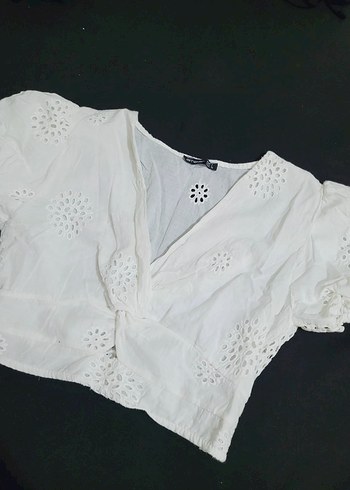 Beyaz Nakışlı Bohem Kısa Bluz - Görsel 2