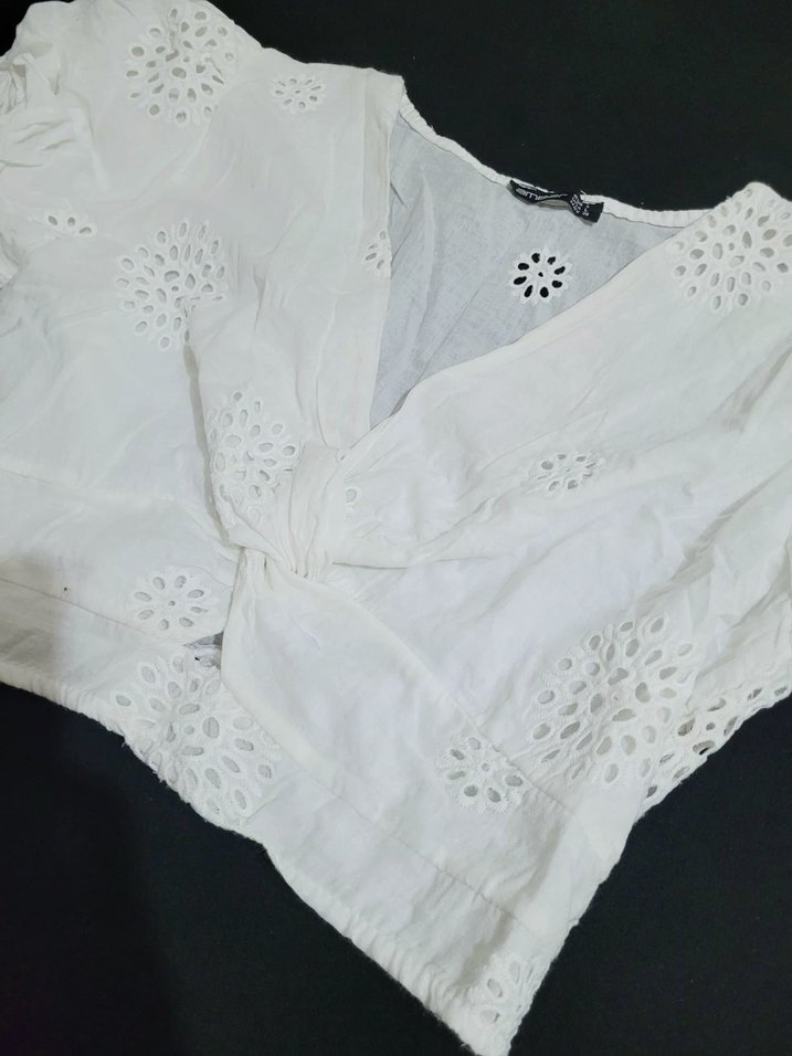 Beyaz Nakışlı Bohem Kısa Bluz - Görsel 3