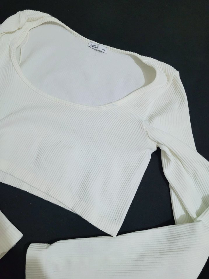 Beyaz Uzun Kollu Crop Top - Görsel 2