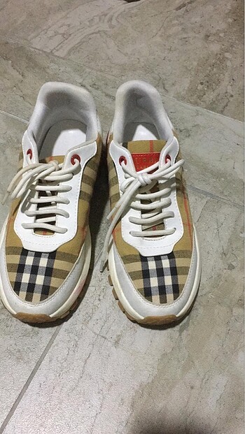 Burberry kadın günlük ayakkabı