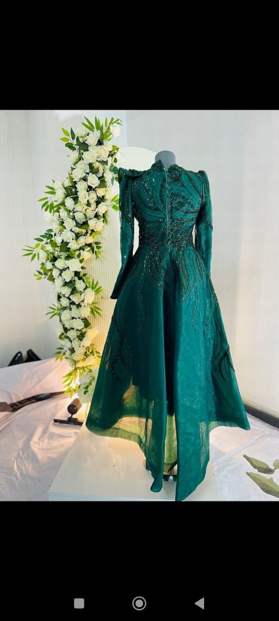 Uzun Yeşil İşlemeli Kadın Abiye Elbise - Görsel 3