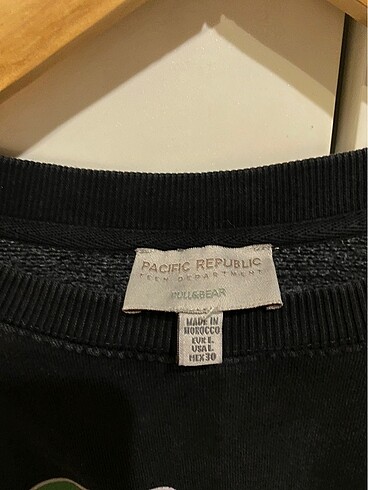 Pull and Bear pull and bear sweatshirt
