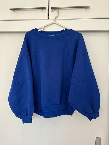 Saks sweatshirt