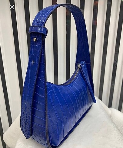 Saks mavi kol çantası