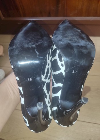 Zebra Desenli Beyaz Stiletto Topuklu Kadın Ayakkabı - Görsel 3