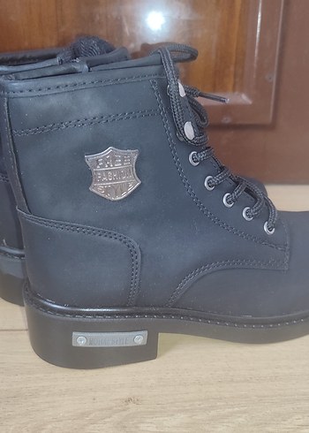 Siyah Bağcıklı Biker Bot - Görsel 3