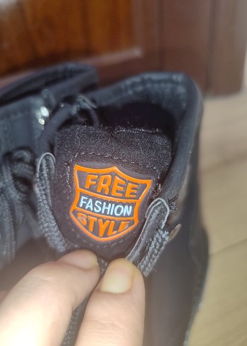 Siyah Bağcıklı Biker Bot - Görsel 2