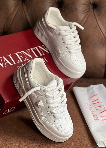 40 Beden Valentino Ayakkabı Yeni Sezon????