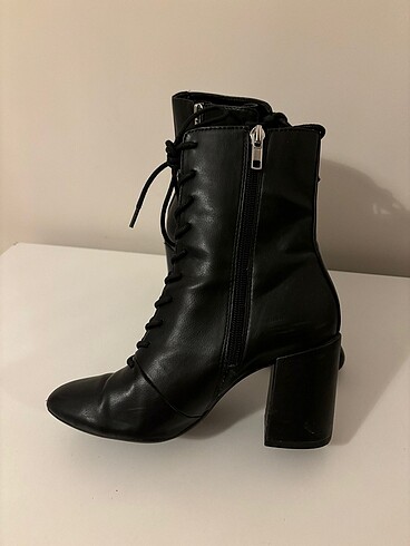 Stradivarius 35 numara bot