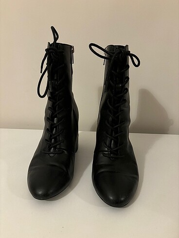 35 Beden Stradivarius 35 numara bot