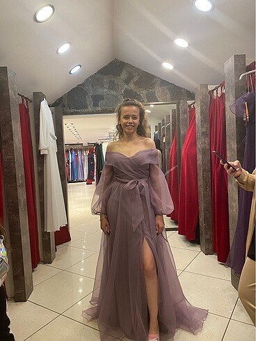 Nişan elbisesi