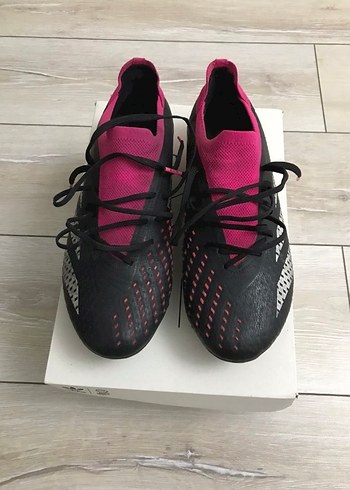 Erkek Pembe Siyah Futbol Kramponu orjinal adidas predator - Görsel 2