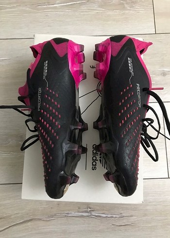 Erkek Pembe Siyah Futbol Kramponu orjinal adidas predator - Görsel 4