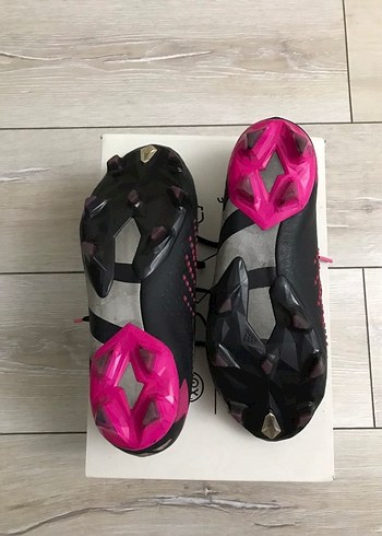 Erkek Pembe Siyah Futbol Kramponu orjinal adidas predator - Görsel 5