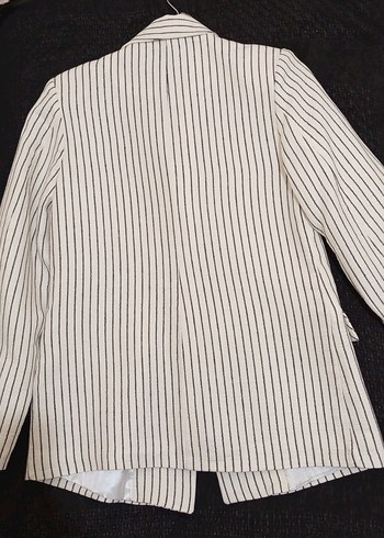 Çizgili kadın beyaz blazer ceket - Görsel 2