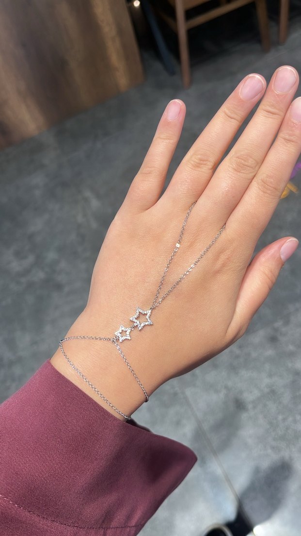 Yıldız Şahmeran Detaylı Minimalist Altın Renk El Zinciri - Görsel 2