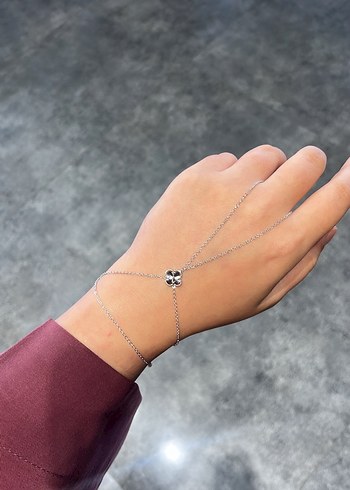 Van Cleef Yonca Şahmeran Desenli Zincir Detaylı Kadın - Görsel 3