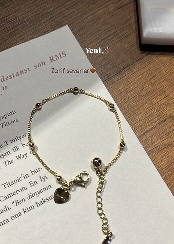 Pandora Zincir Detaylı Parlak Altın Kadın Bileklik