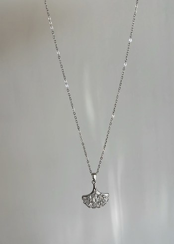 Gümüş Zincir Detaylı Mini Kolye Kuğu - Görsel 3