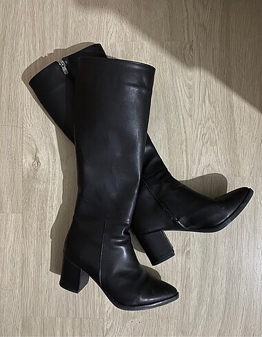 Siyah çizme