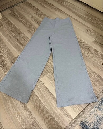 BERSHKA PANTOLON
