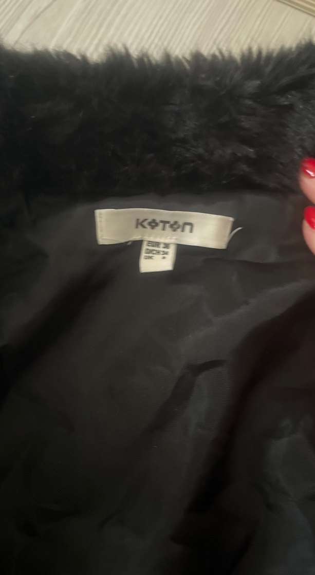 Siyah Kürk Detaylı Kadın Yelek - Görsel 2