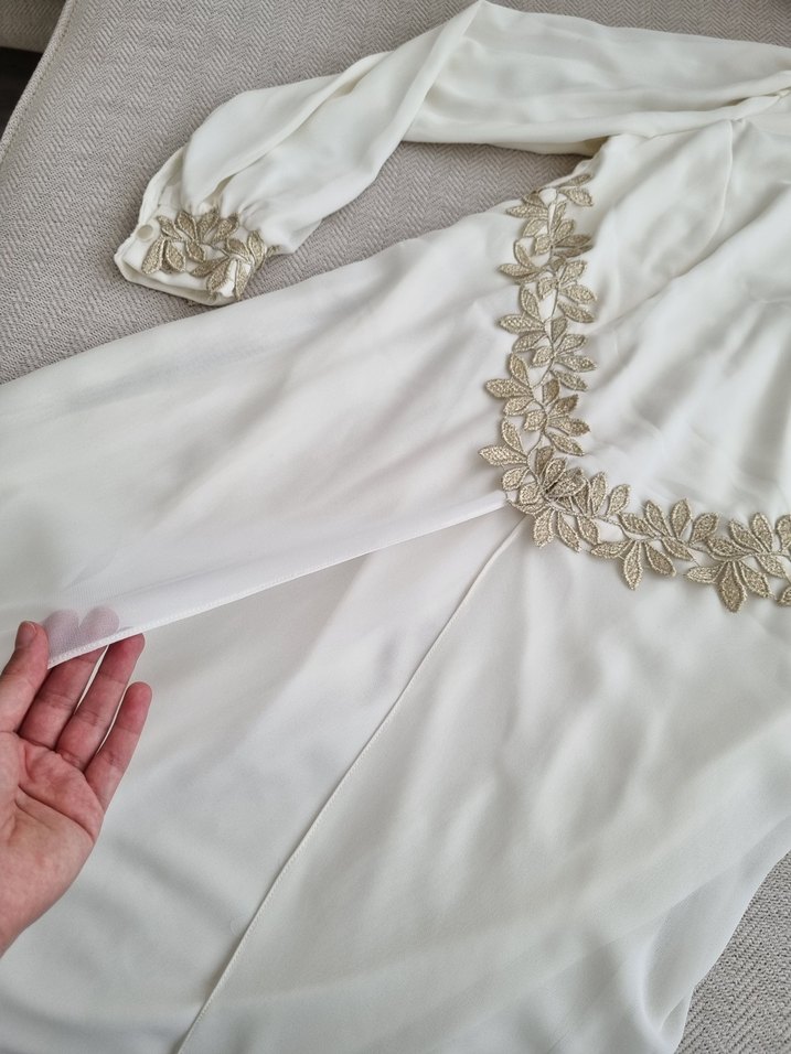 Tesettür Krem Şifon Elbise ve mor elbise - Görsel 5