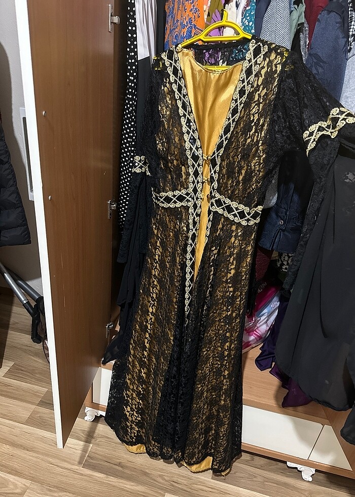 Yöresel elbise kaynımın   kınasında giydim bir kere - Görsel 2