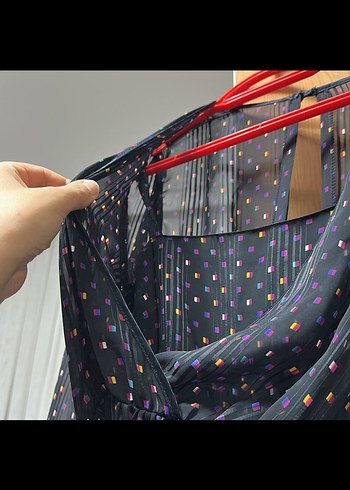 Uzun Kollu V Yaka Siyah Puantiyeli Elbise iki kez giyildi - Görsel 2