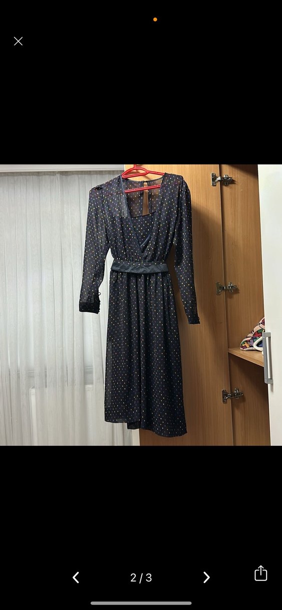 Uzun Kollu V Yaka Siyah Puantiyeli Elbise iki kez giyildi - Görsel 3