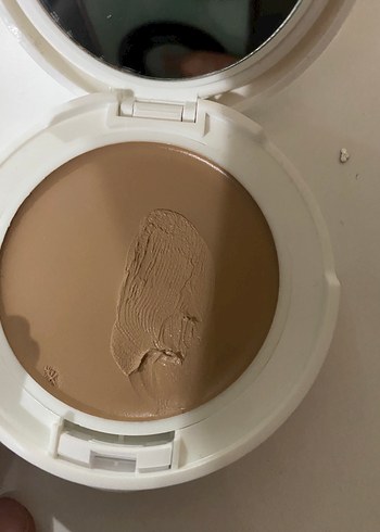 Avène SPF 50 Kimyasal Filtresiz Tonlu Kompakt - Görsel 3